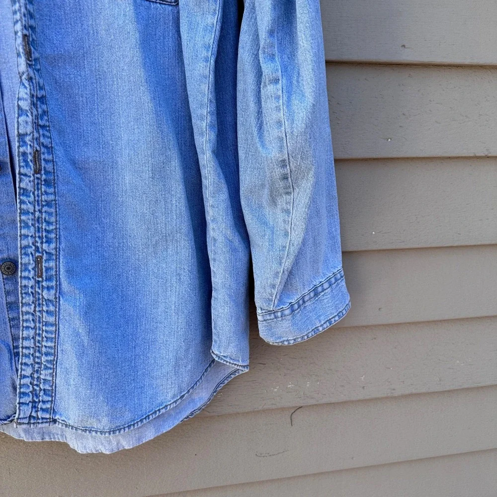 Vintage Levis Red Tab Jeans Denim Button Down Shirt Light Wash 60560-1315 XL